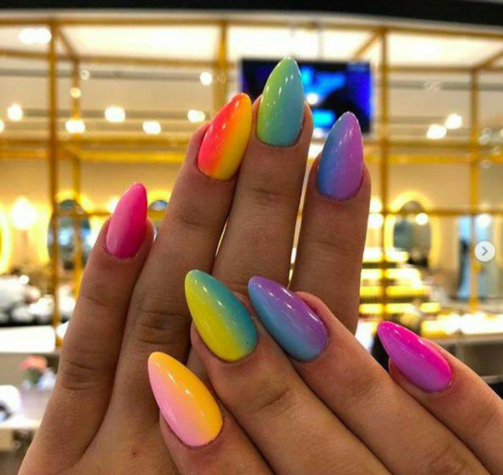 Moda Nails