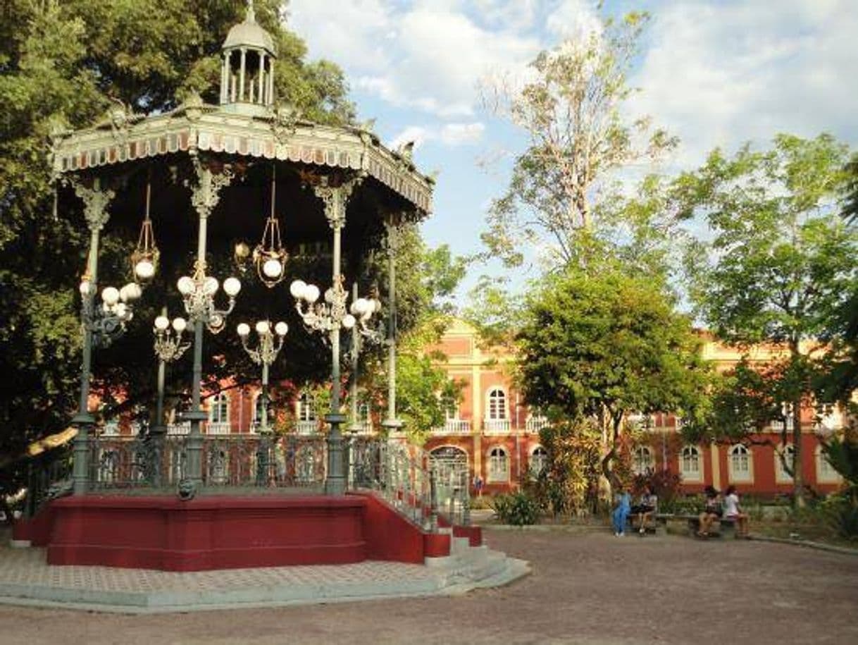 Place Praça Heliodoro Balbi