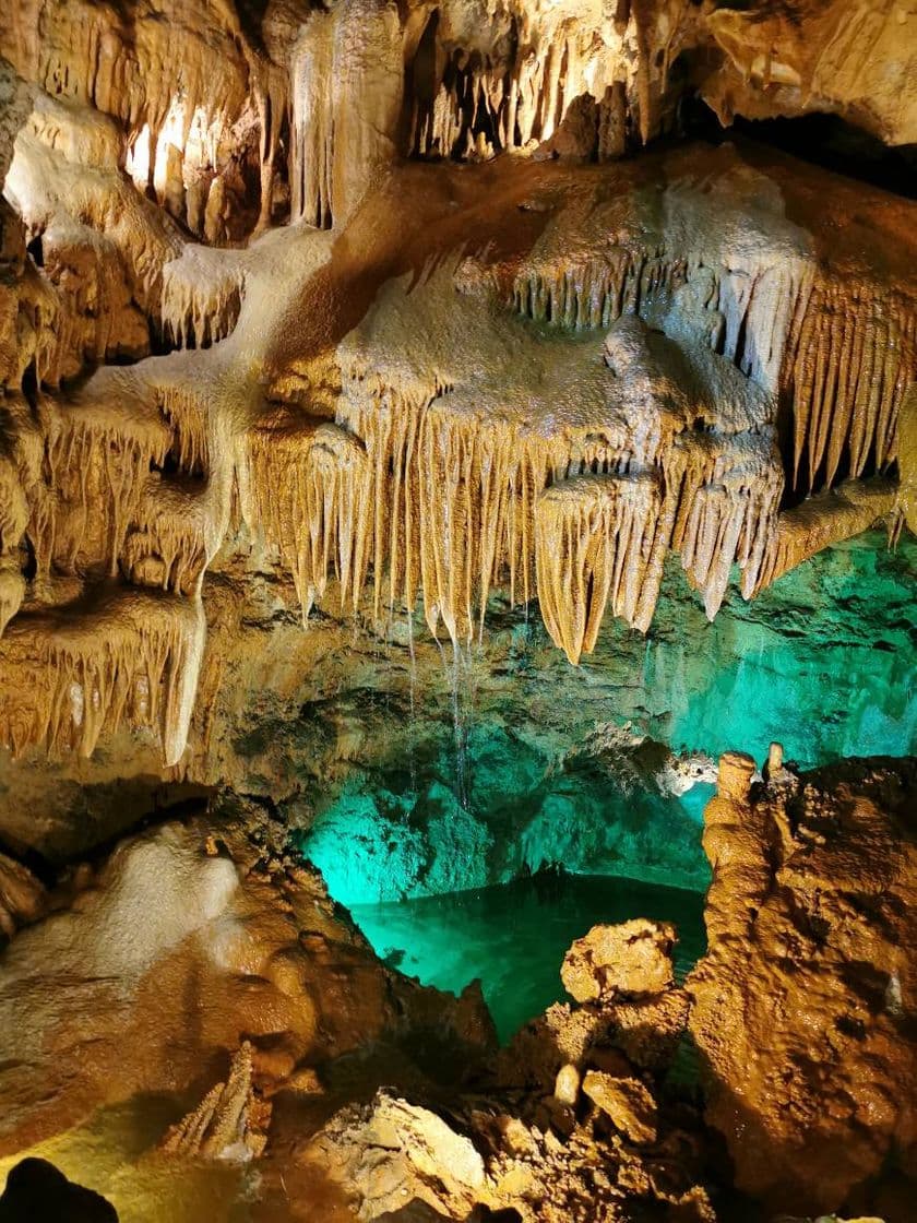 Lugar Grutas de Mira de Aire