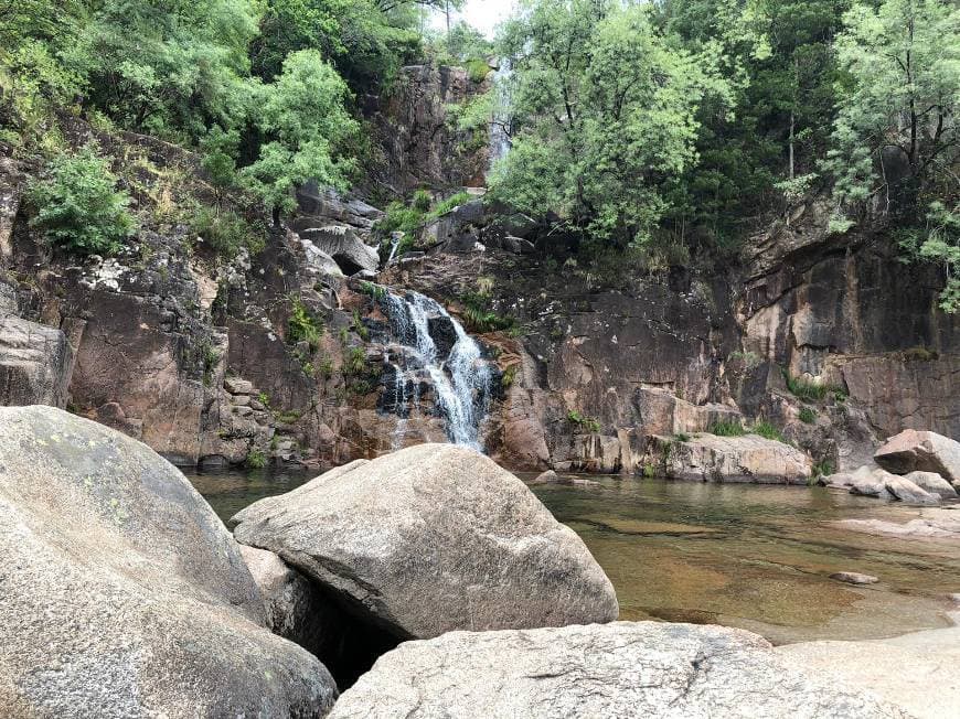 Lugar Cascata do Arado