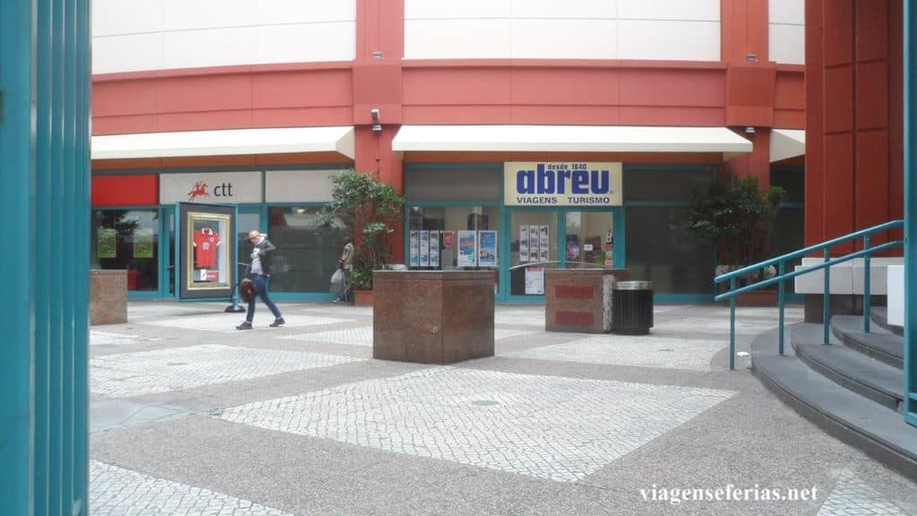 Lugar Agência Abreu - Centro Comercial Santa Bárbara