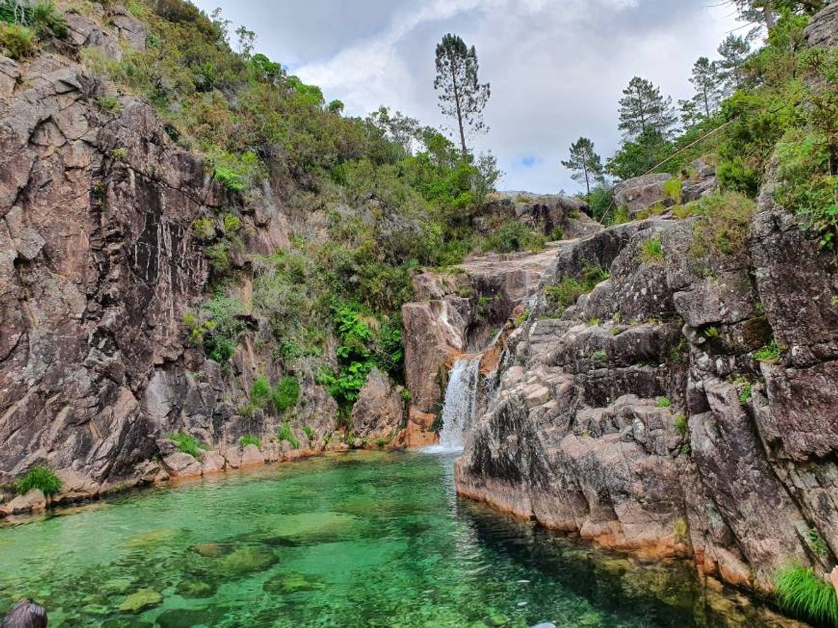 Lugar Cascata da Portela do Homem