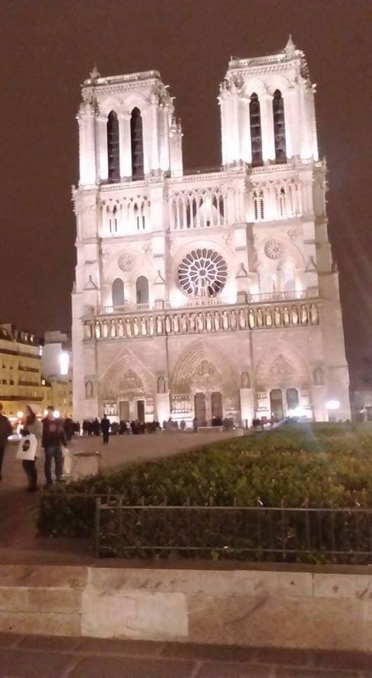 Place Catedral de Notre Dame