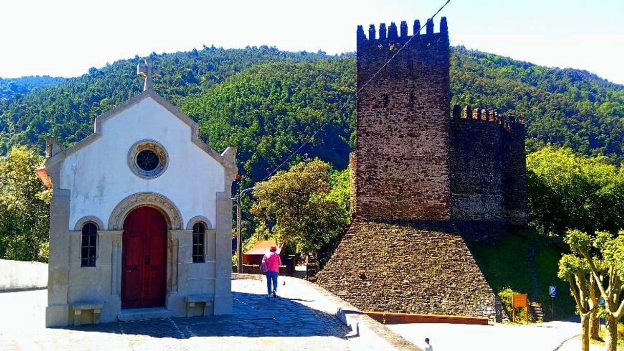 Place Castle of Lousa