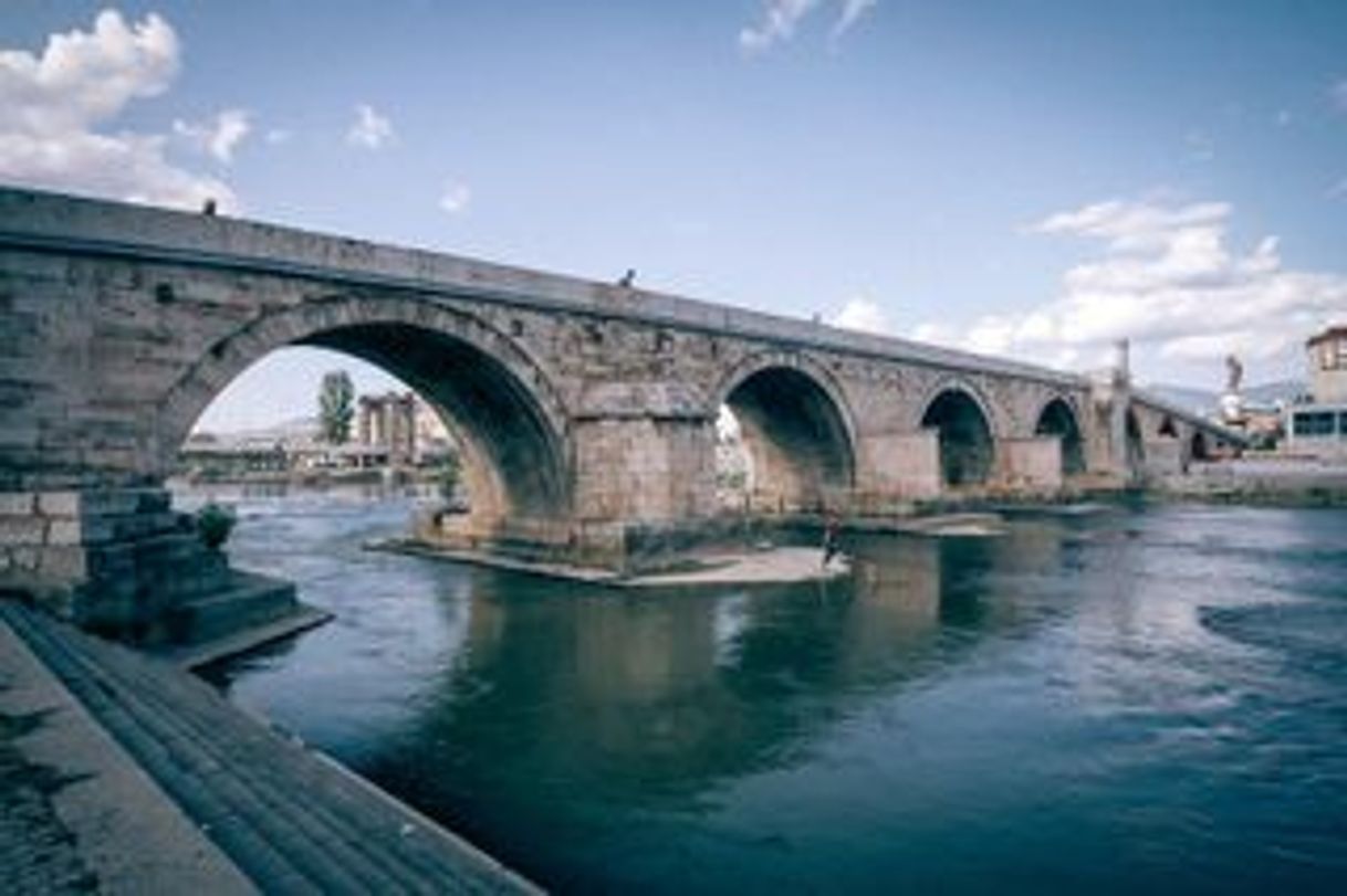 Lugar Stone Bridge