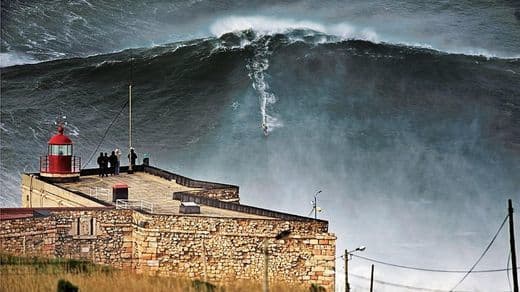 Place Farol da Nazaré