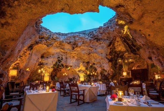 Restaurants Ali barbour's cave restaurant