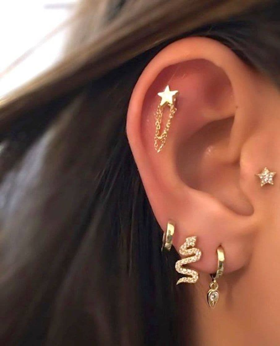 Moda Yellow Gold dainty star piercing