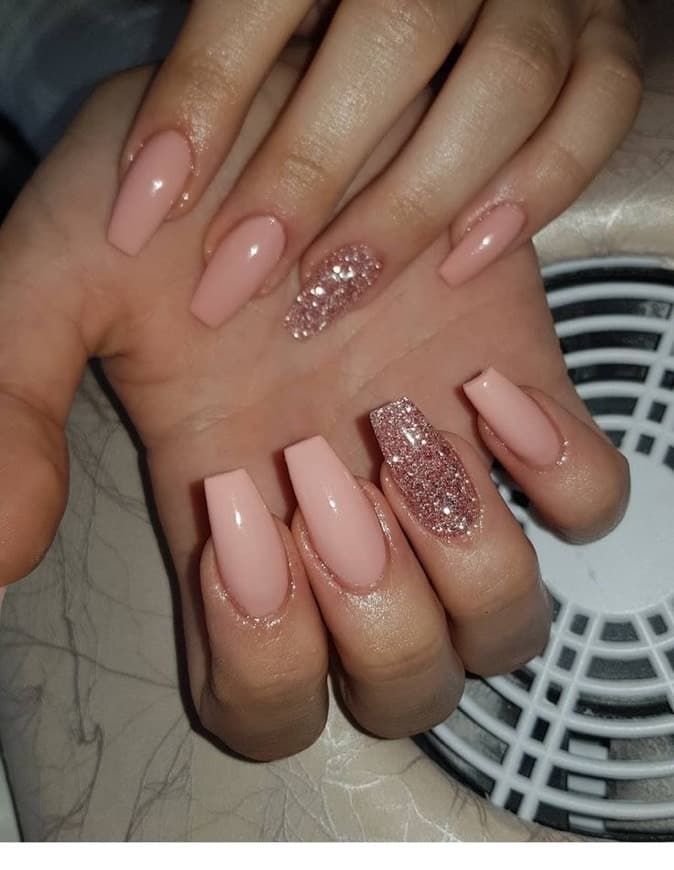 Moda Rose Nails