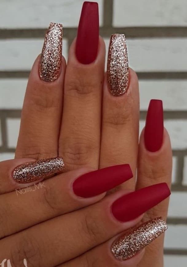 Moda Matte Red Nails