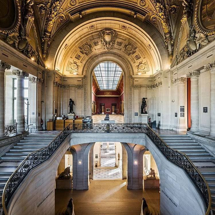 Lugar Museu do Louvre

