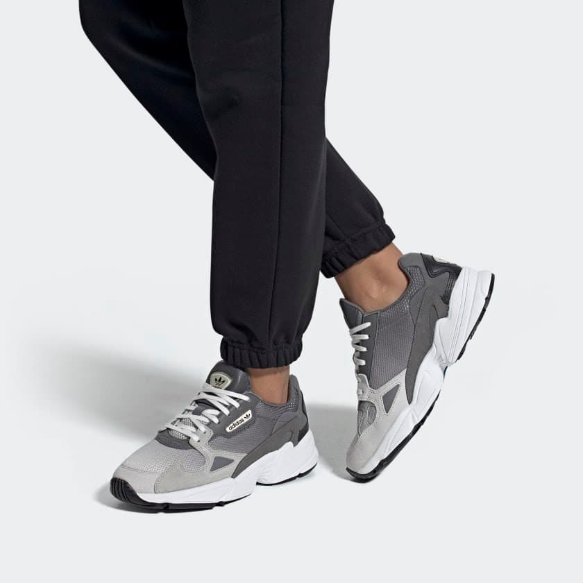 Fashion adidas Falcon W