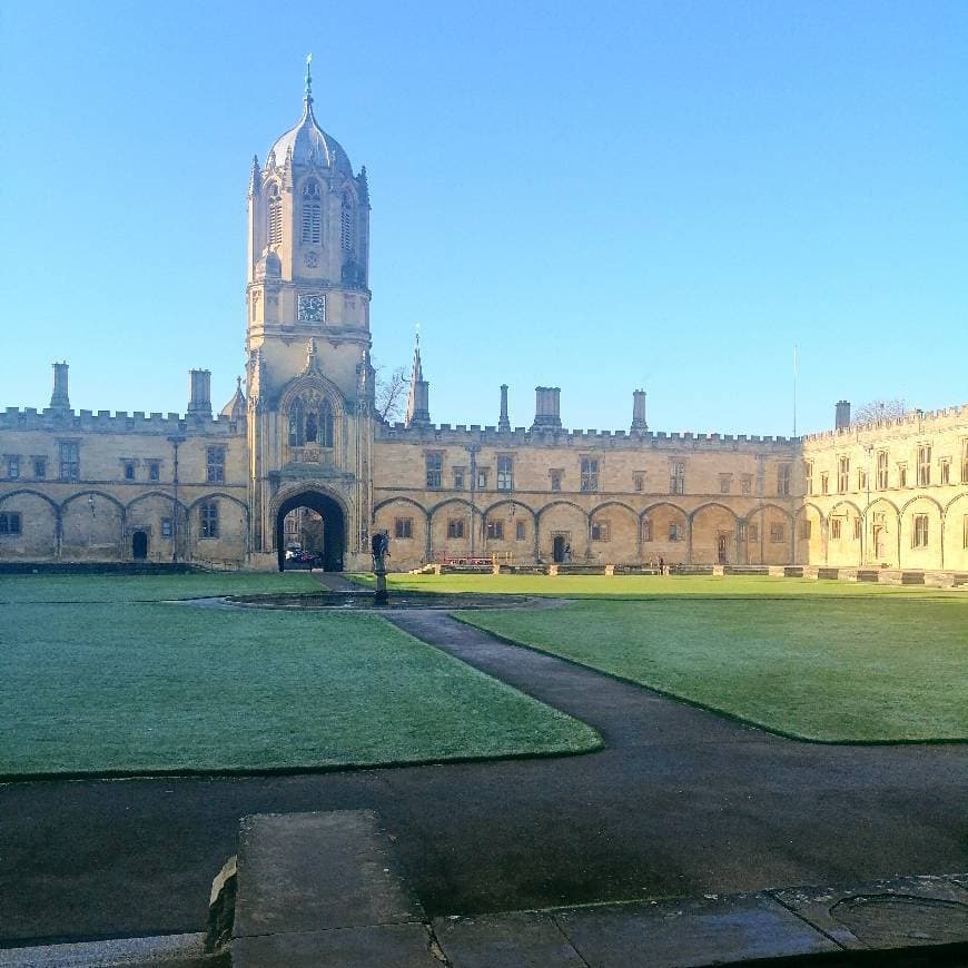 Lugar University of Oxford