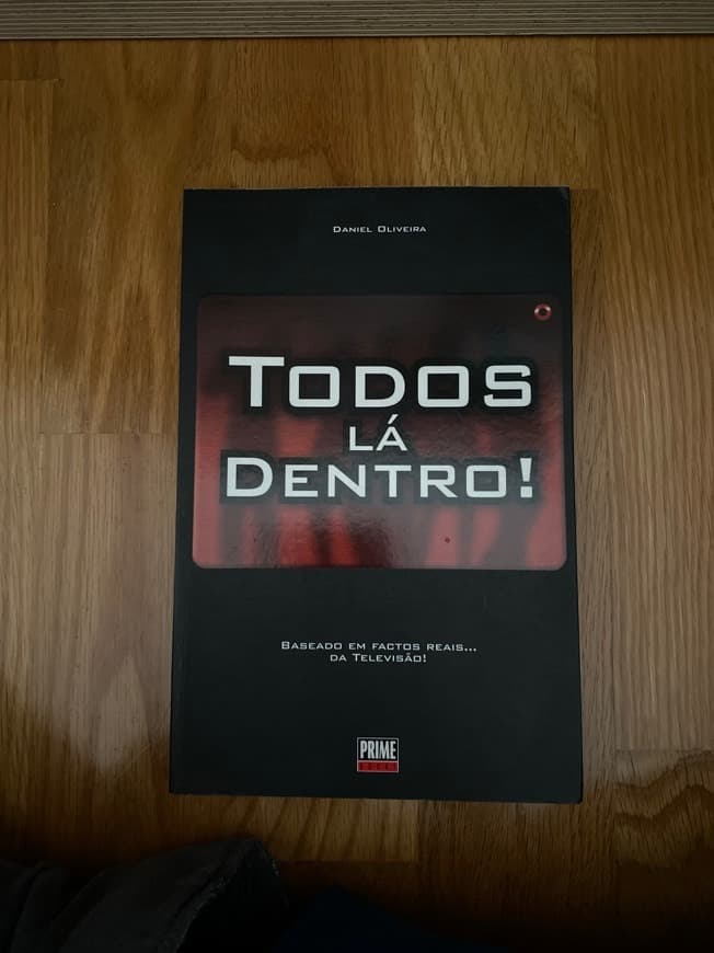 Book Todos lá dentro