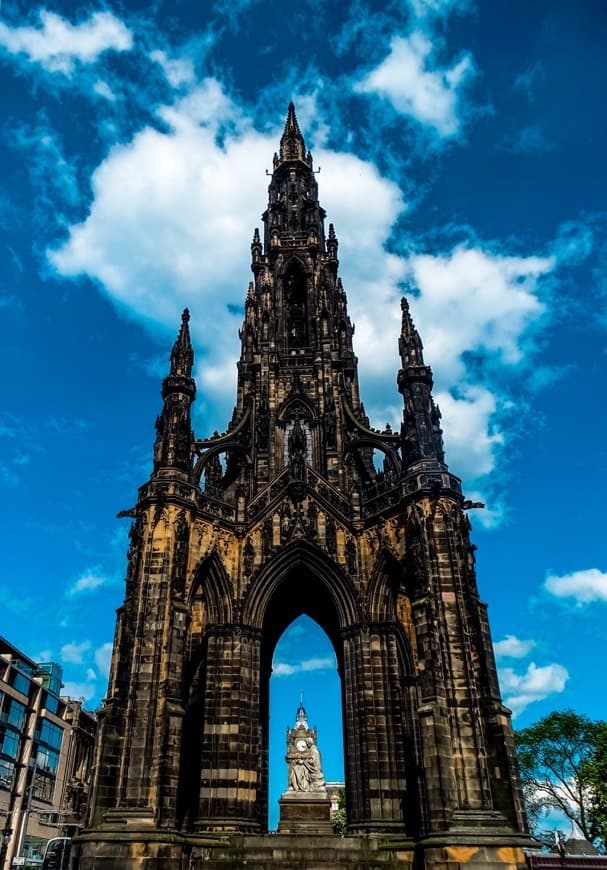 Place Scott Monument