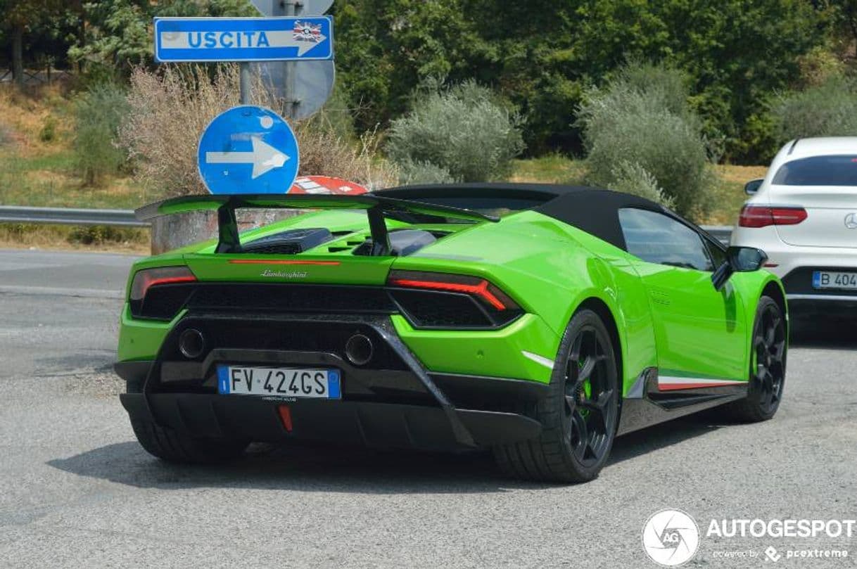 Moda Lamborghini Huracán LP640-4 Performante