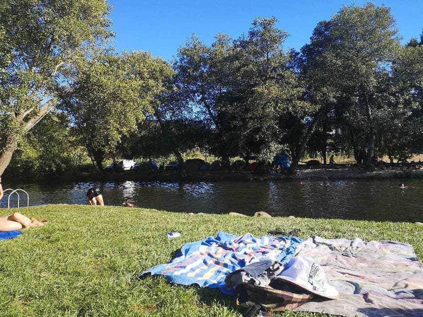 Lugar Praia Fluvial das Canaveias