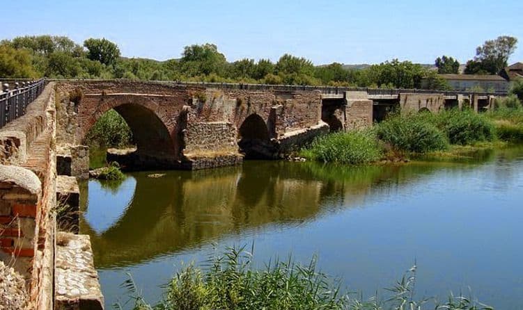 Lugar Puente Romano