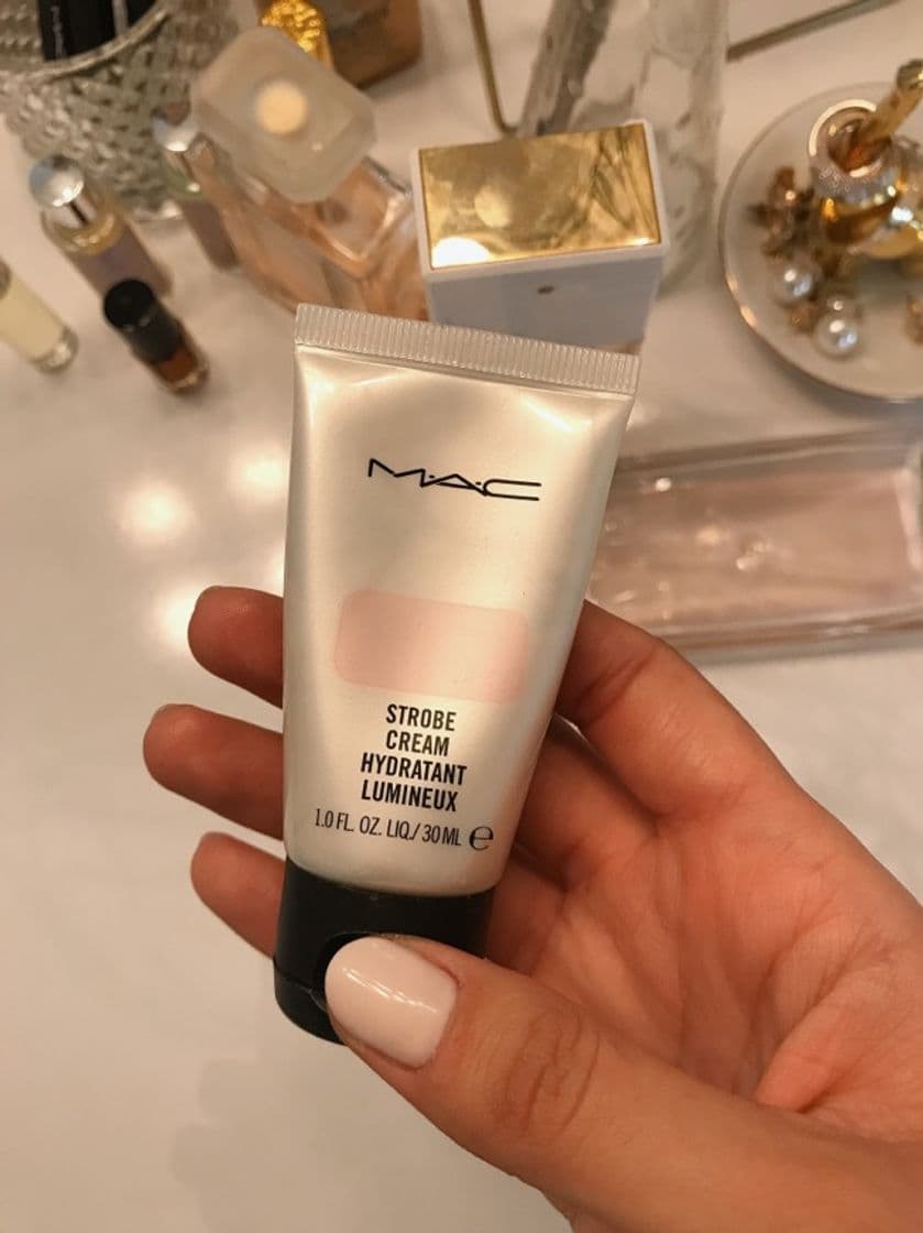 Beauty MAC In The Spotlight Strobe Cream