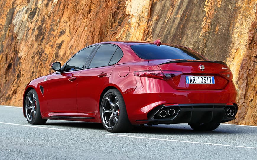 Moda Alfa Romeo quadrifoglio