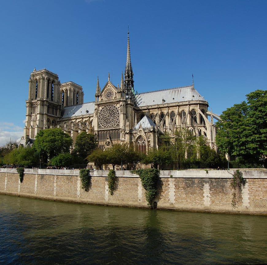 Place Notre Dame