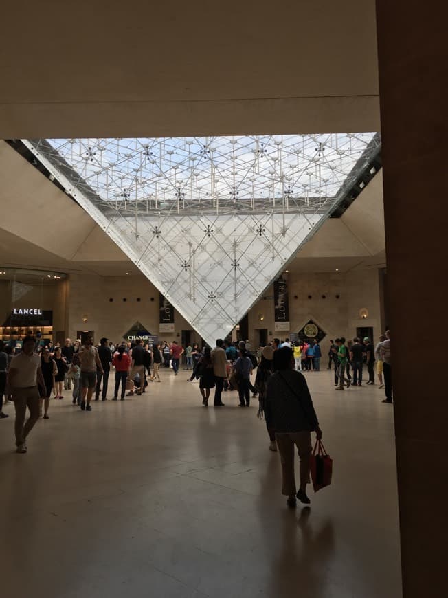 Place Museo del Louvre