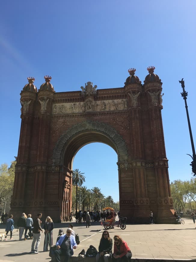 Place Arc de Triomf