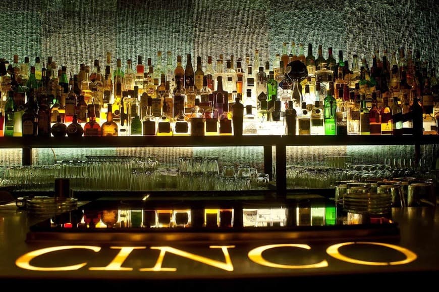 Place CINCO lounge