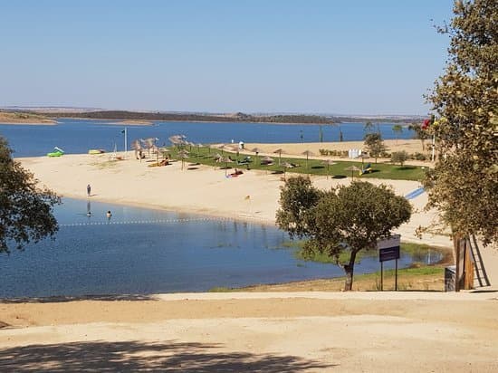 Lugar Praia Fluvial De Mourão