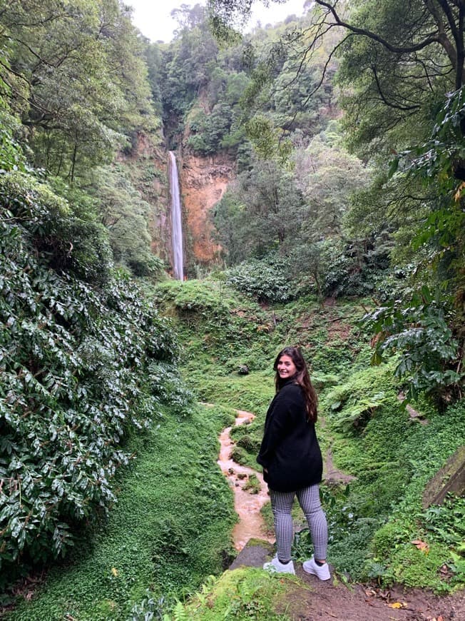 Lugar Cascata da Ribeira Quente