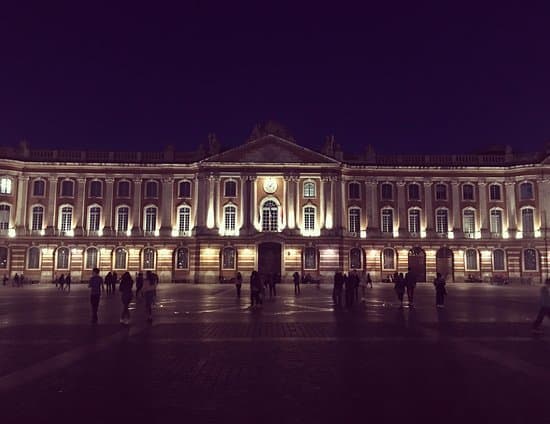 Lugar Place du Capitole