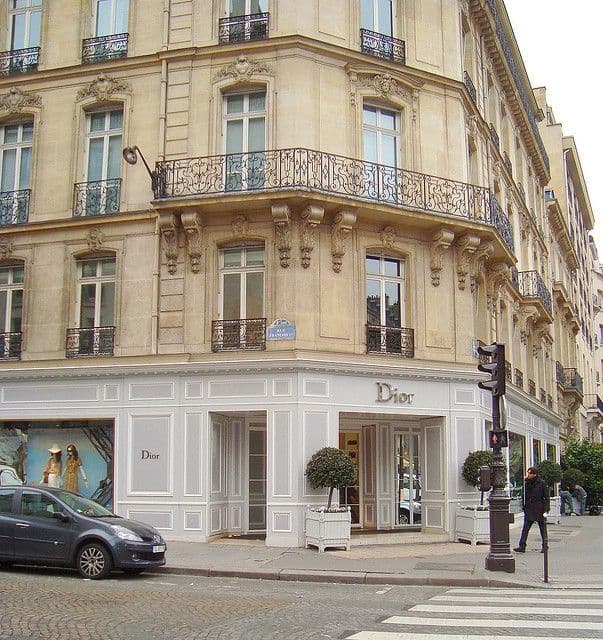 Place dior - paris champs-élysées