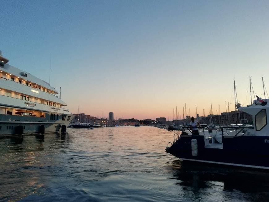 Place Vieux Port à Marseille