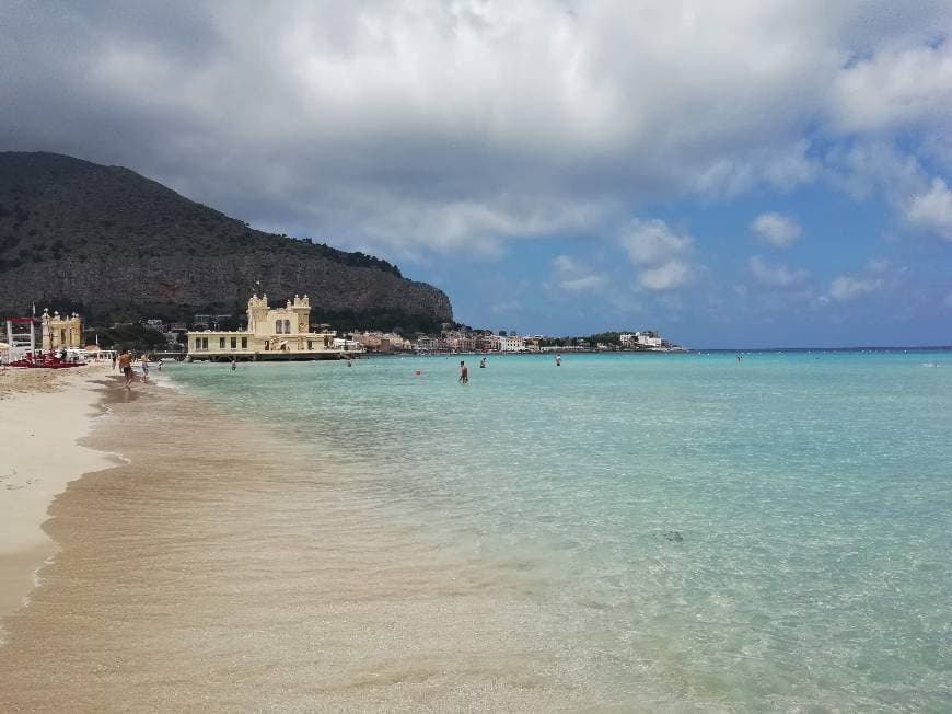 Place Mondello Beach