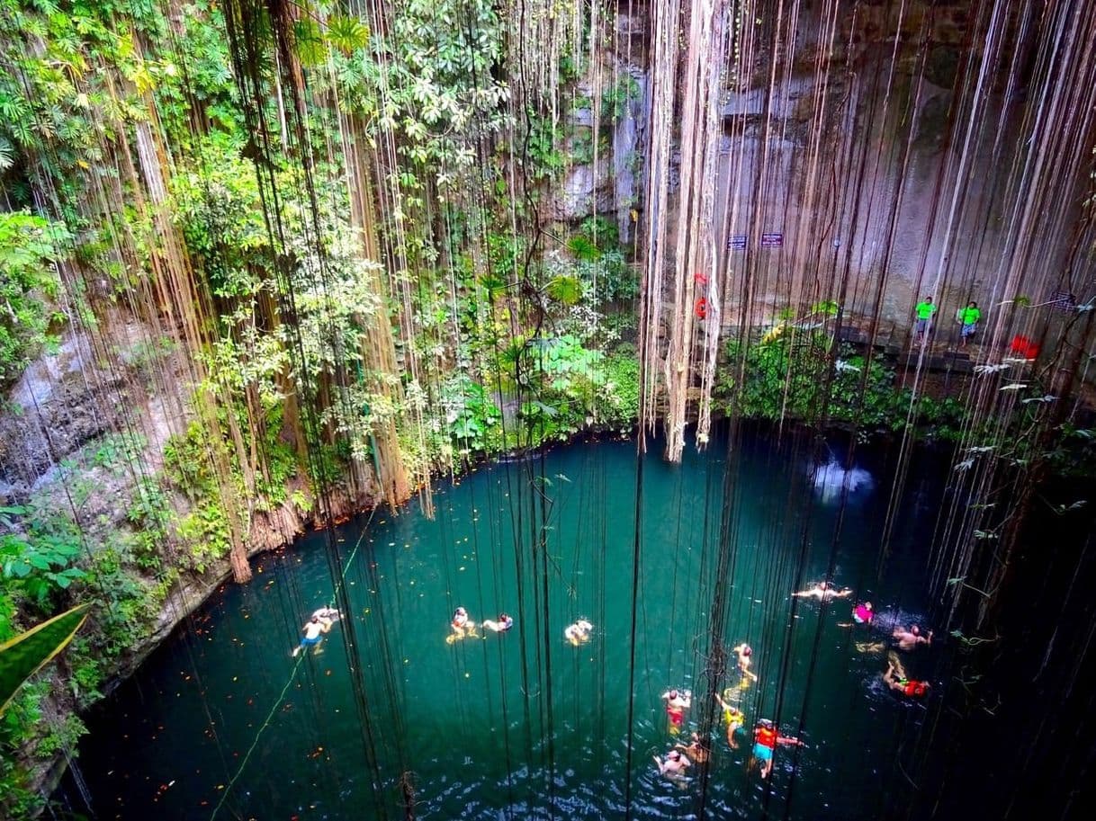 Lugar Cenote Ik-Kil