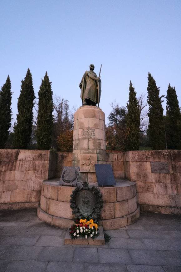 Place Estátua a Dom Afonso Henriques