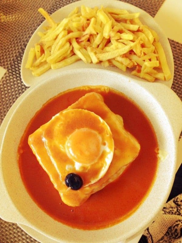 Libro Francesinha: Toda a sua história, a receita original e como confeccioná-la