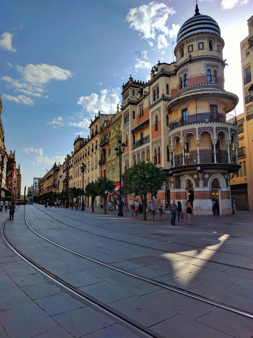 Place Av. de la Constitución