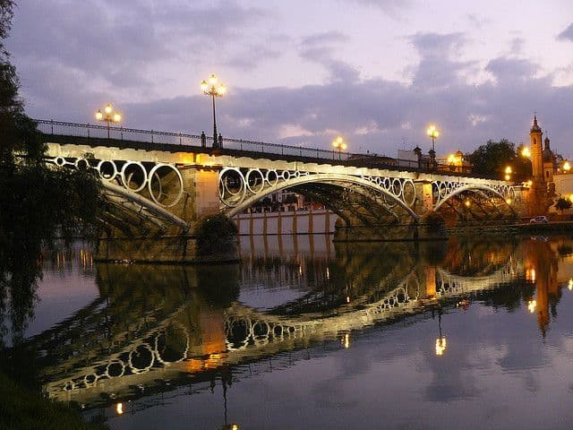 Place Puente de Triana