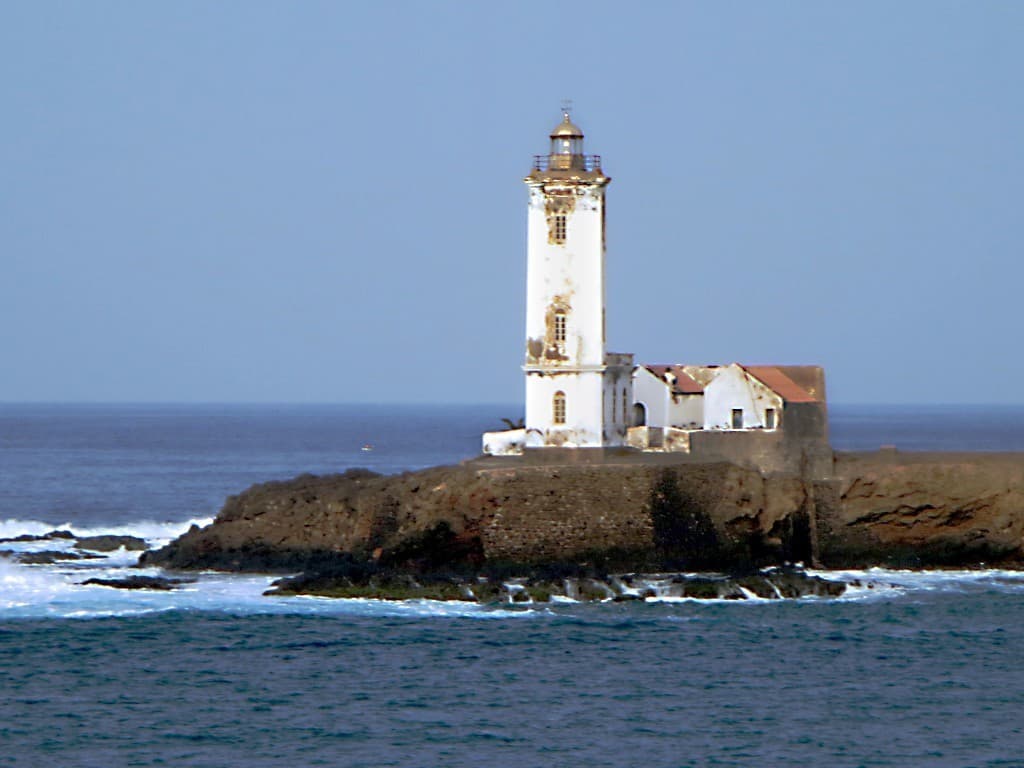 Place Lighthouse Dona Maria Pia