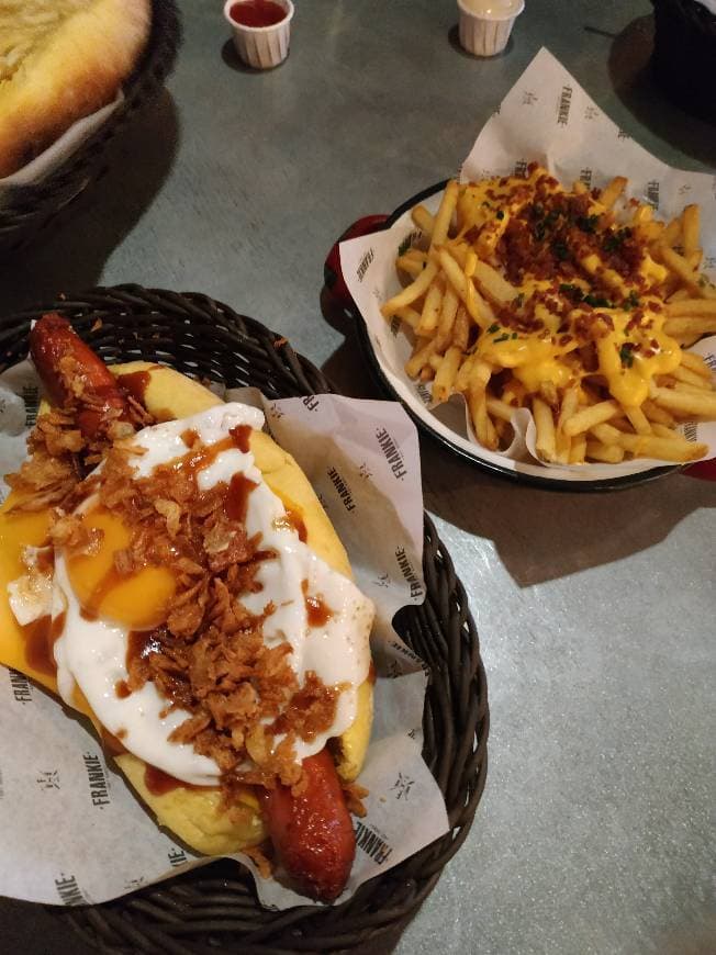 Restaurantes Frankie Hot Dogs