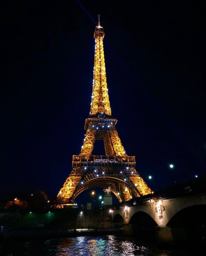 Place Torre Eiffel