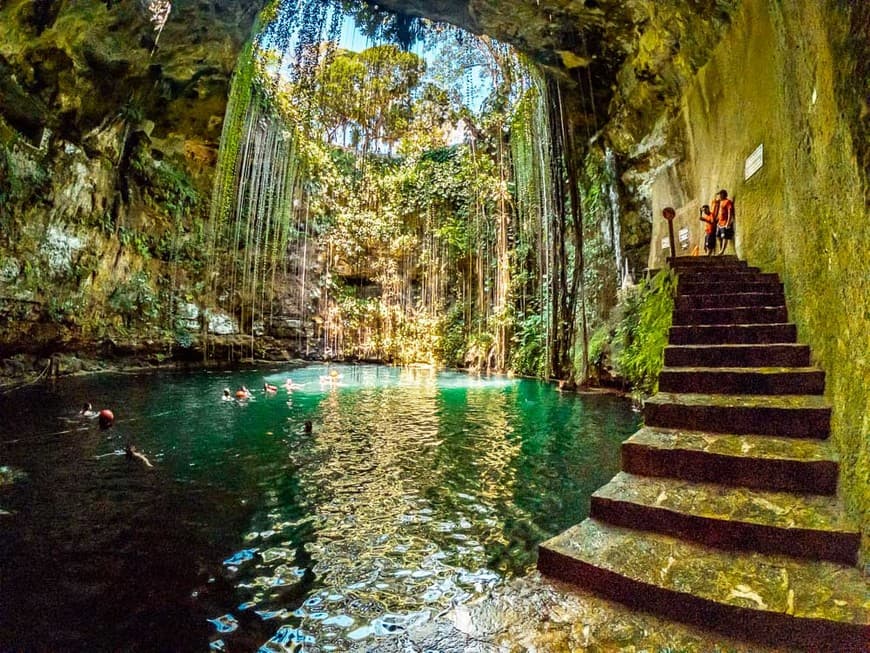 Place Cenote Ik-Kil