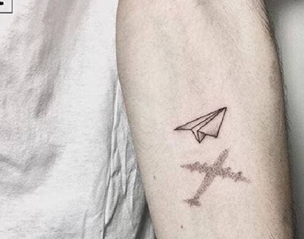 Moda Airplane tatoo