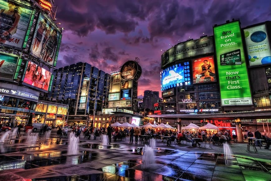 Place Dundas Square