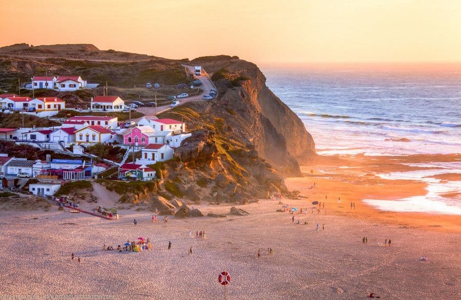 Place Praia de Monte Clérigo