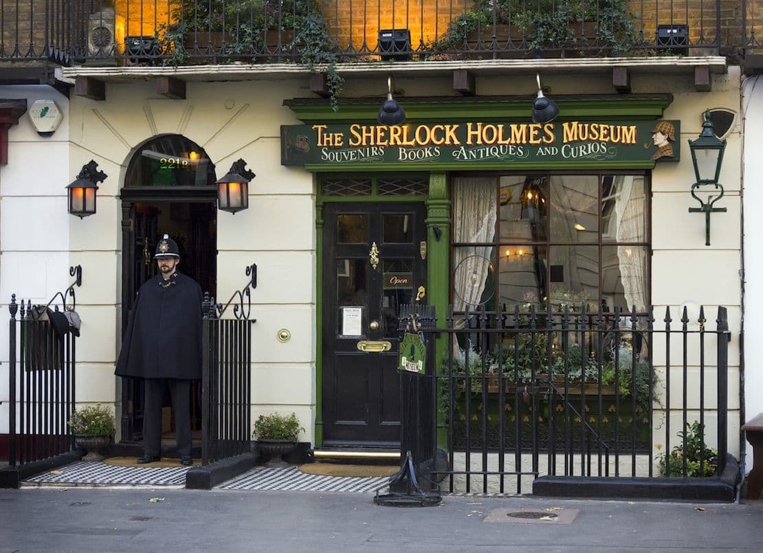 Place Sherlock Holmes home