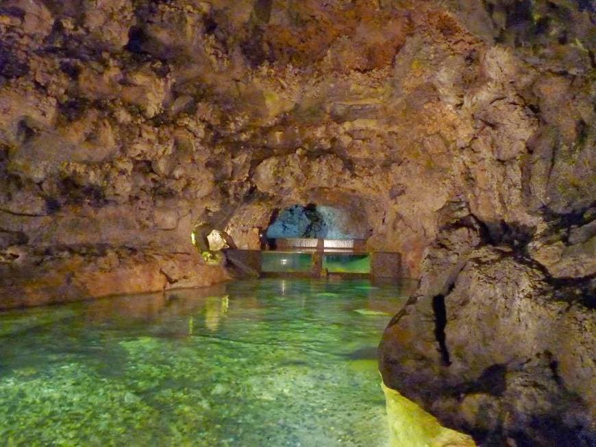 Lugar Grutas de São Vicente