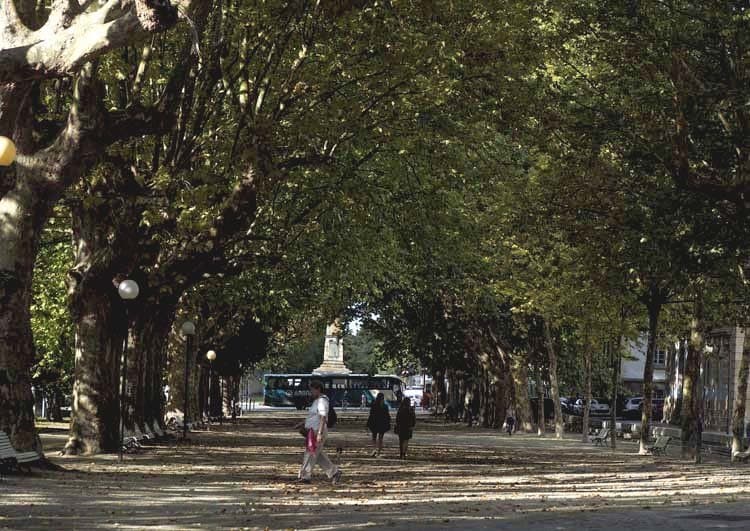 Place Canton de Molins