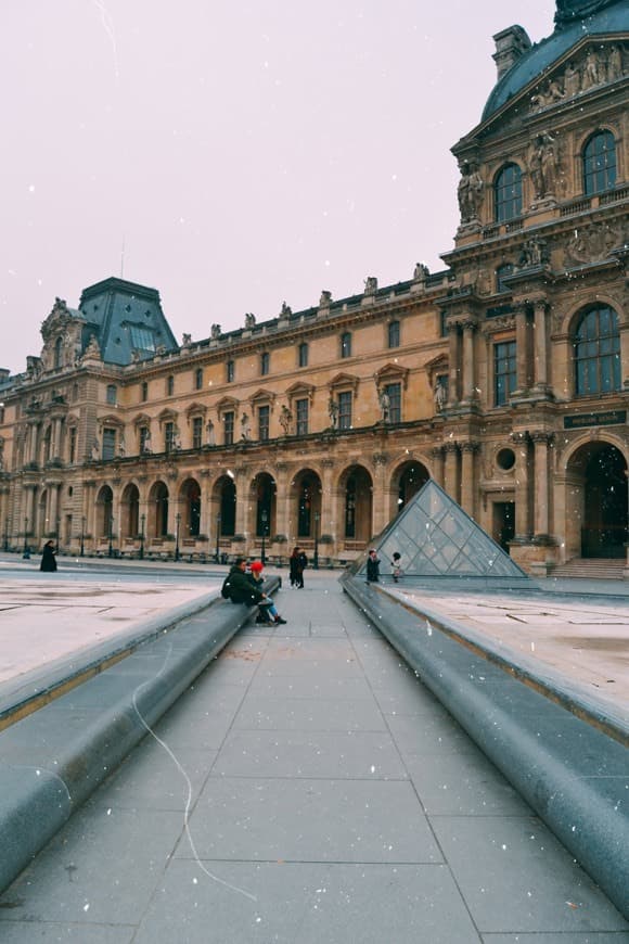 Place Museo del Louvre